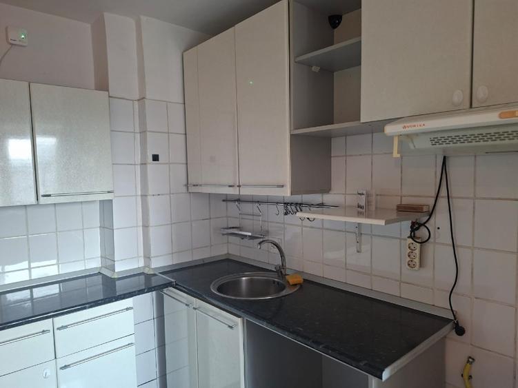 Apartament 2 camere decomandate cu living spatios, zonă centrală Calea Moșilor