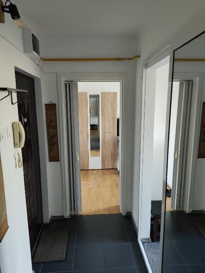 Închiriez apartament 3 camere Zona Podu Ros |Cantemir ,Etaj 3 Vedere Palas