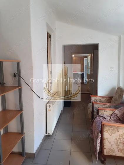 Casa de vanzare 3 apartamente zona Lipovei