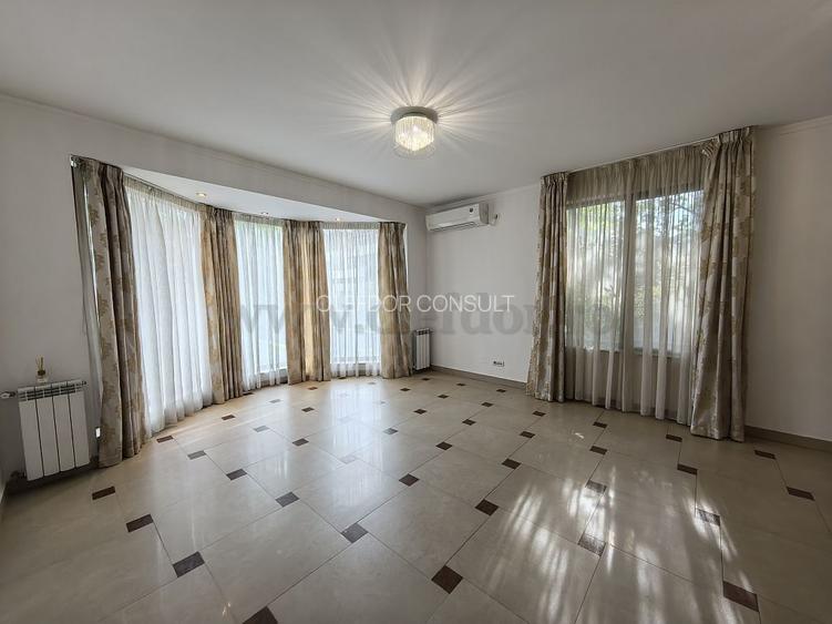 Vilă individuală cu piscină, Jollie Ville - 4