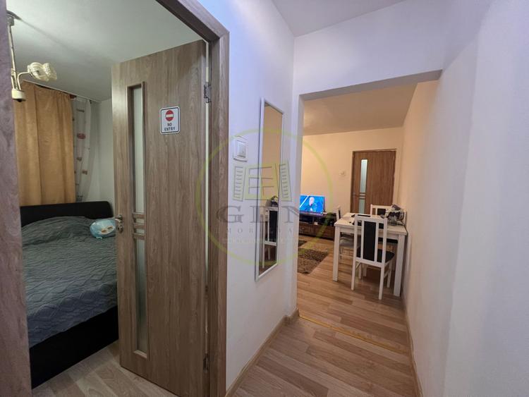 Apartament 3 camere, semidecomandat, cartier Craiovita Nouă, zona Orizont