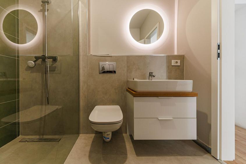 Apartament 3 camere, zonă Medicină