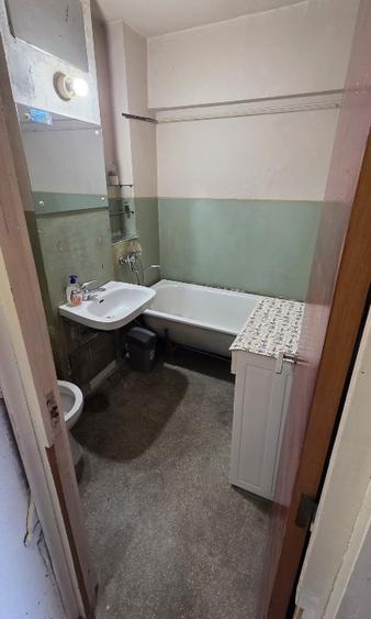 De vânzare: Apartament 3 camere (66 mp + balcon), decomandat, zona Făget