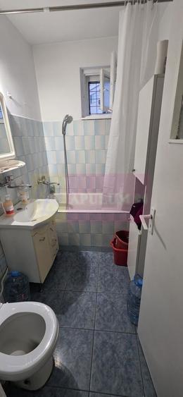 Apartament cu 3 camere de vanzare in Campina