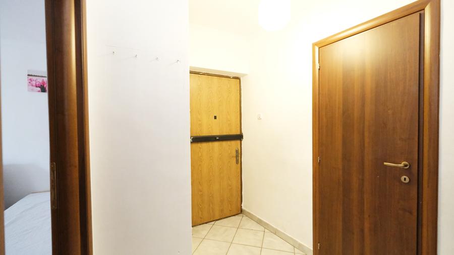 Chirie apartament cu 2 camere Sala Palatului vedere spate fara risc seismic