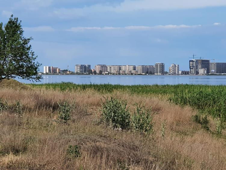 Teren de vanzare in Mamaia Sat primul rand la lacul Siutghiol