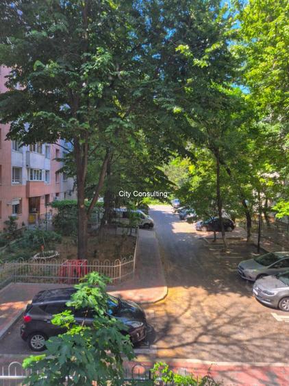 Vanzare apartament 2 camere Fizicienilor