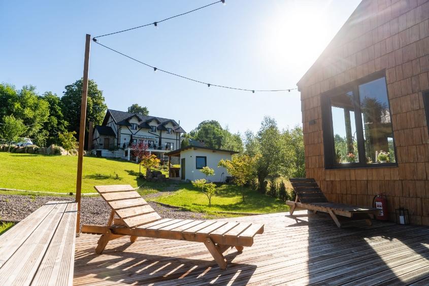 Vand pensiune, cabana, casa