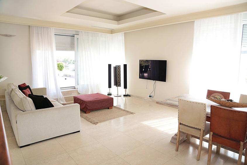 Penthouse exclusivist vedere parc Herastrau