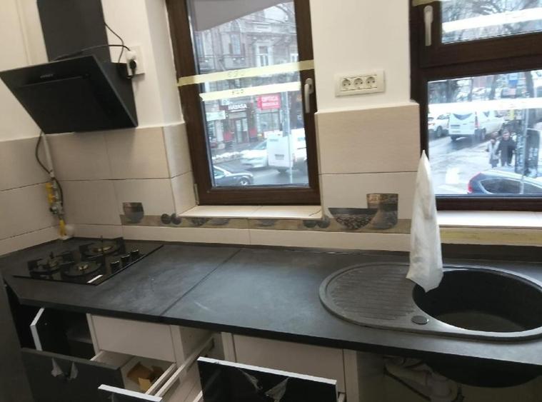 PROPRIERTAR INCHIRIEZ ap. 2 CAM, (parter inalt) str.ARMENEASCA colț cu Bd.CAROL
