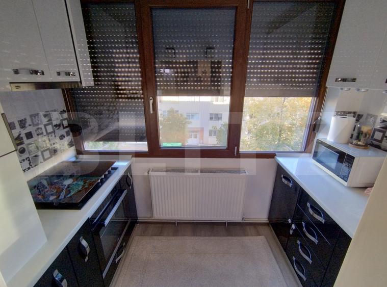 Apartament 3 camere, decomandat, Posta 1 Mai, etaj 3/4