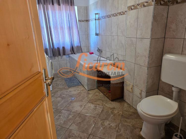 Apartament 3 camere Comuna Cristian,mobilat si utilat 430 euro.