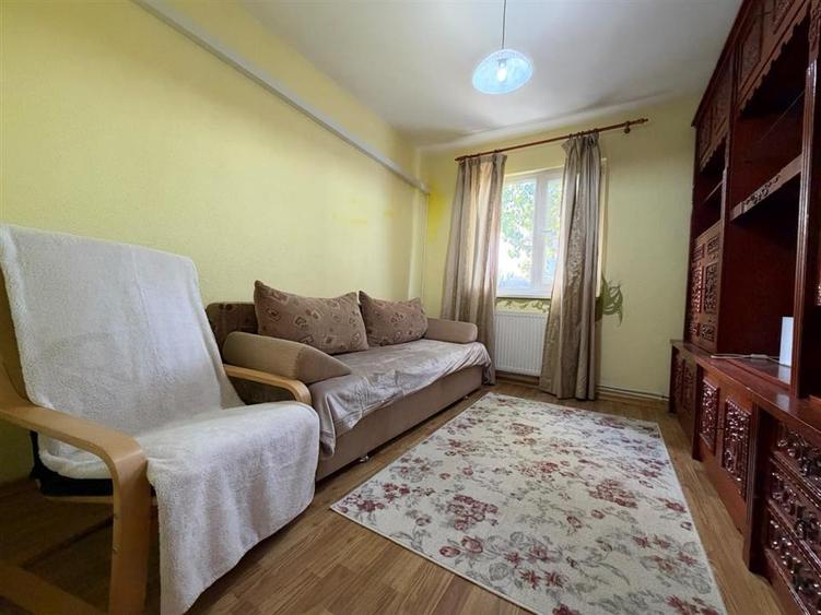 Inchiriere Apartament 4 camere Decomandat Centru- Palas