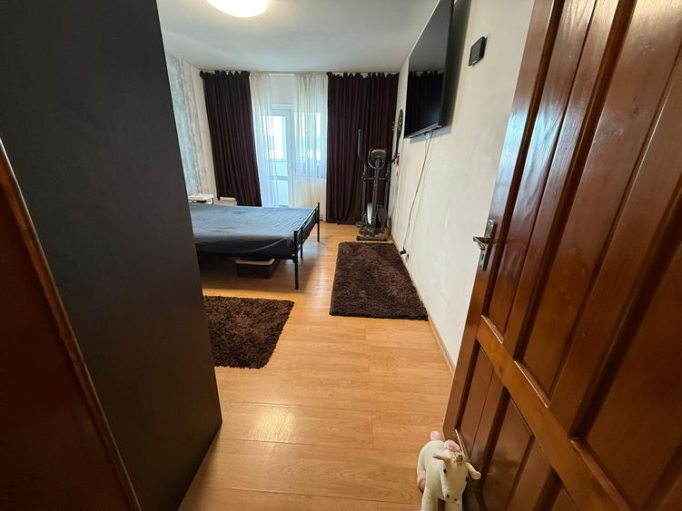 Apartament 3 camere de vanzare Mircea cel Batran