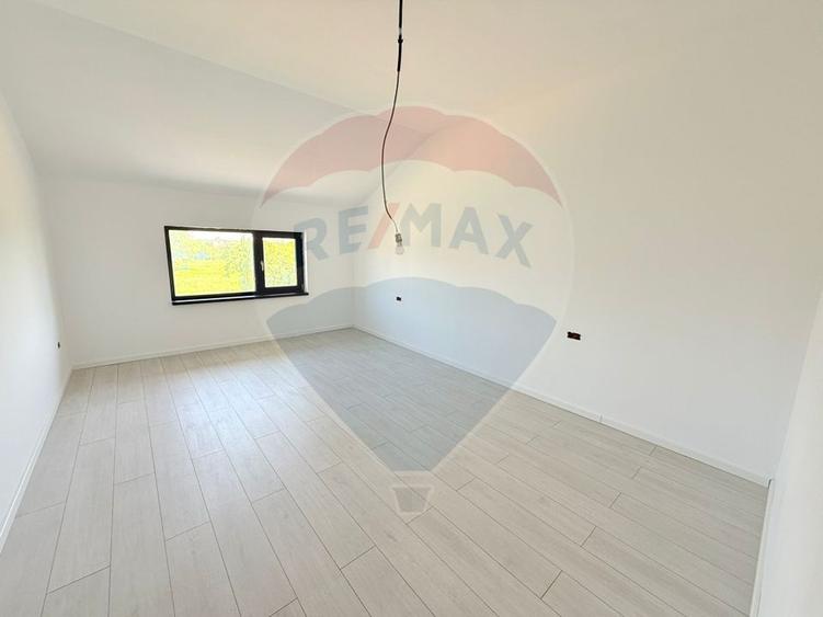 Duplex de vanzare P+M | 5 camere | Predare la cheie | Cornetu