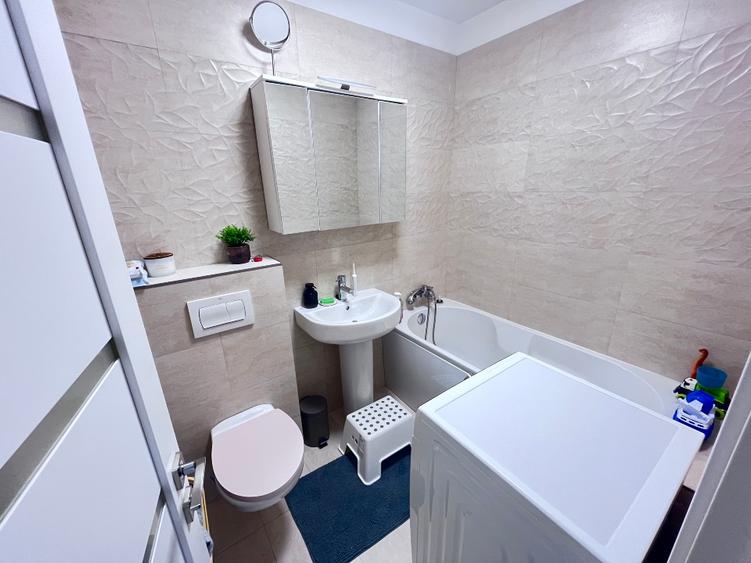 Direct proprietar| 3 camere 77mp | Parcare subterană | Acces direct Parc Titanel