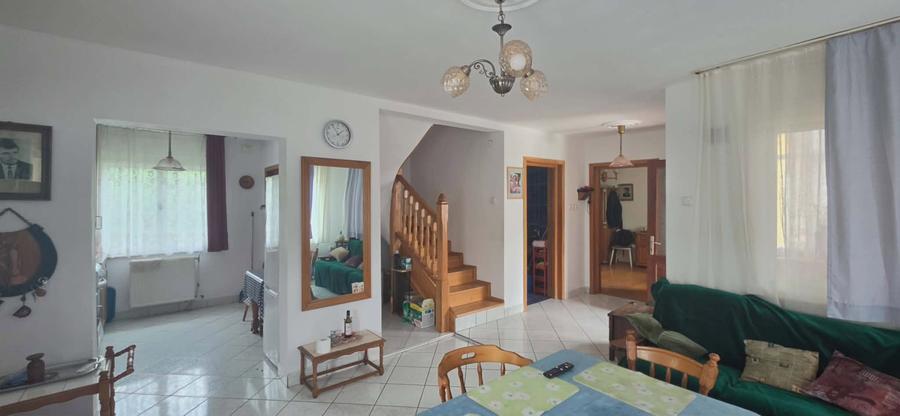 Casă cu teren 3.000 mp de vânzare, str. Adevărului-CV0529