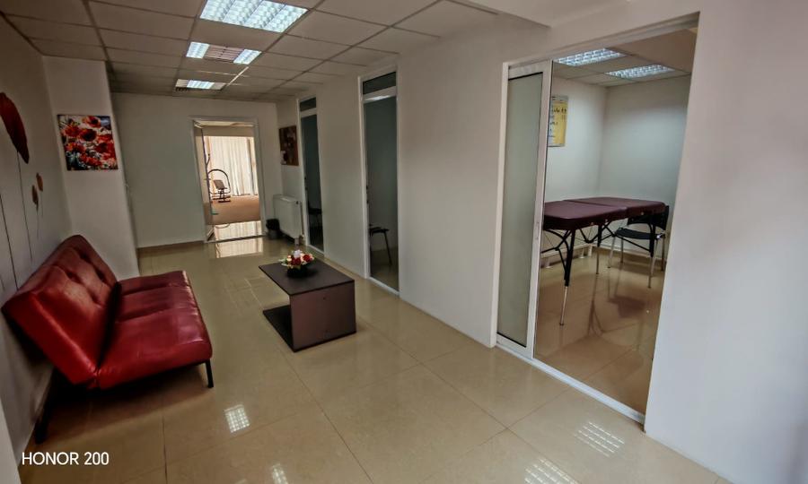 Spatiu comercial amenajat cabinet