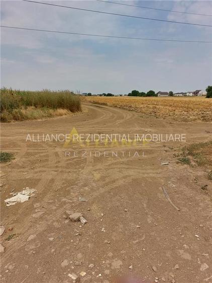 Teren 330 mp,la 250-300 m de alte case.Zona in dezvoltare. - 5