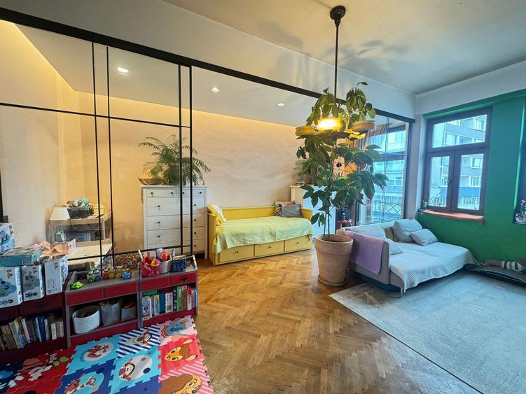 Apartament interbelic in zona Mihai Viteazul-103mp, et. 2/2