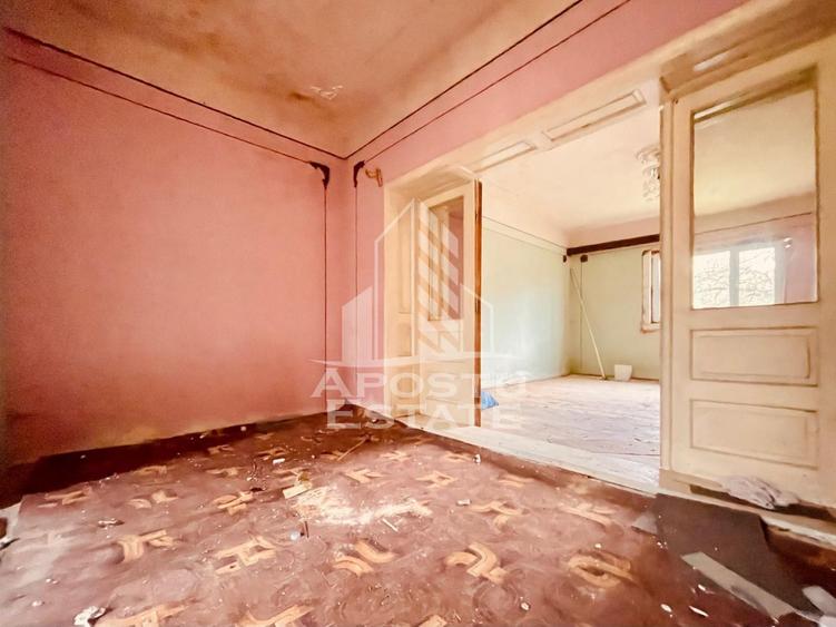 Casa cu potential amenajare pescarie- Zona Varfurile