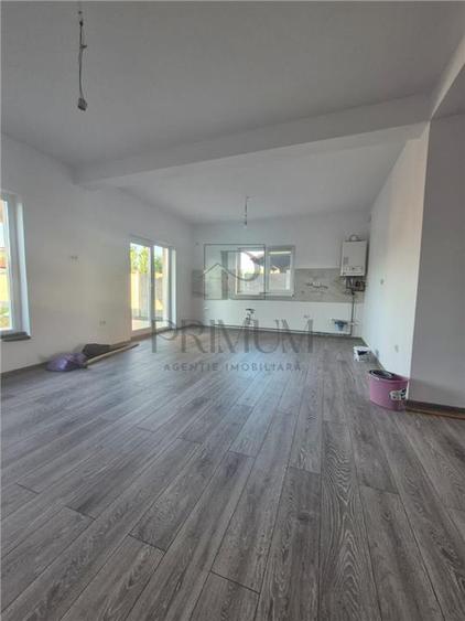 UPLEX DEOSEBIT | 2 DORMITOARE | 2 BĂI | TEREN 300+ MP | MOȘNIȚA N