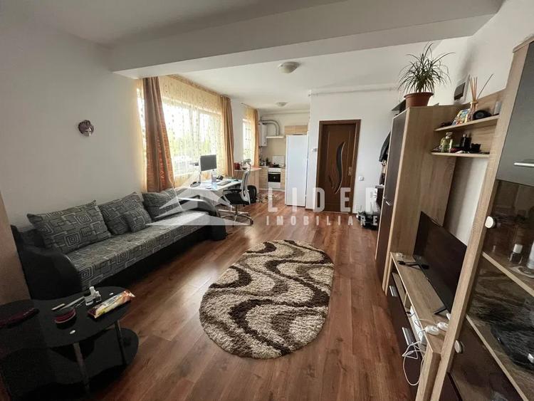 Se inchiriaza apartament living cu bucatarie, dormitor zona Grand Hotel Italia