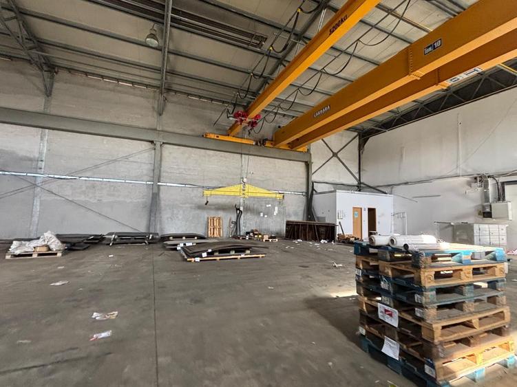 Depozit cu showroom de inchiriat de 1600 mp