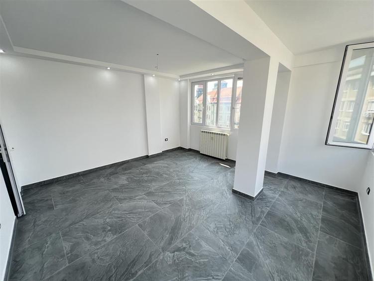 3 camere decomandat Ultracentral totul nou CENTRALA PROPRIE