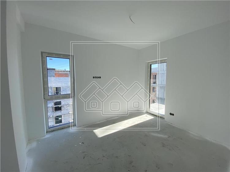 Ap. 2 camere, incalzire pardoseala, bloc nou cu lift, zona buna