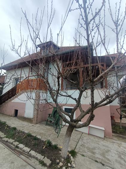 Casa individuala 4 camere in Buna Ziua, teren 200 mp, utili 120 mp