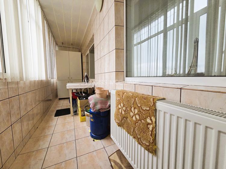 Apartament 3 camere str VICTORIEI - etajul 1 - 8