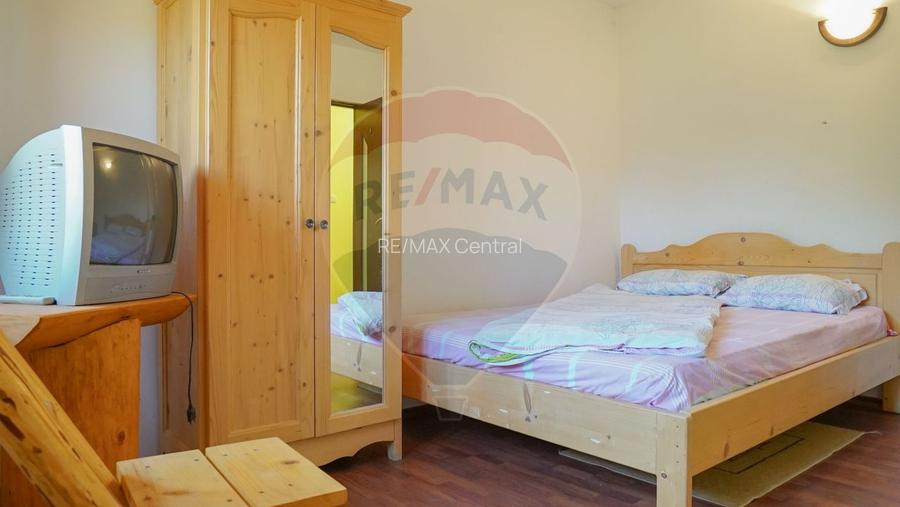 Casă de vacanță cu 9 camere de vânzare Moieciu de Jos - 14