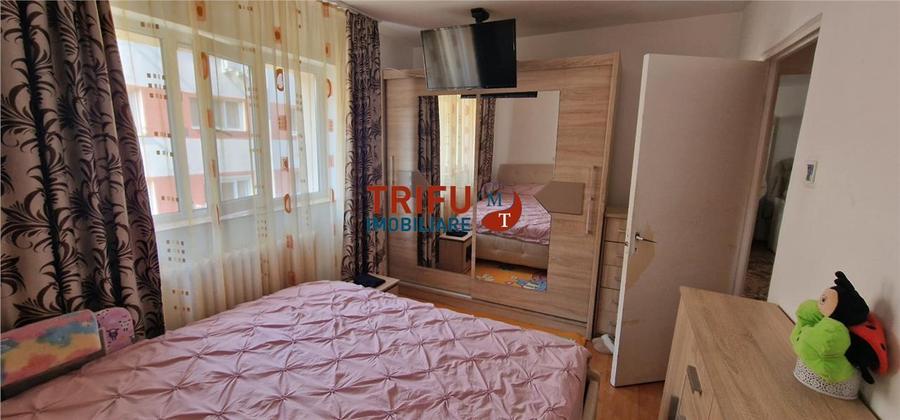Apartament 3 camere de vanzare zona Cetate