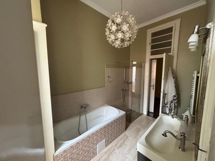 Apartament exclusivist de închiriat -135 mp la 2 min de P-ta Victoriei