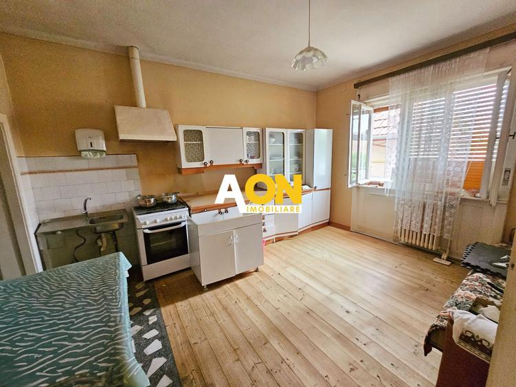 Casa 4 camere, 618 mp teren, zona Centru