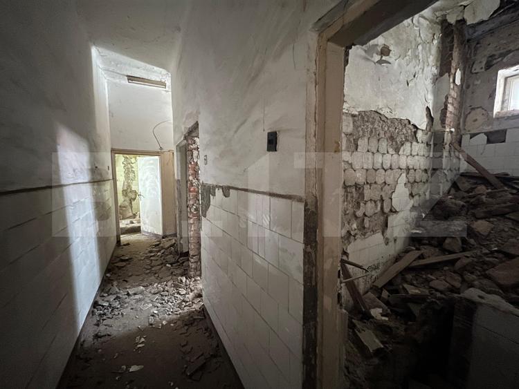 Hotel cu 44 camere, renovabil, poziționat ultracentral – oportunitate