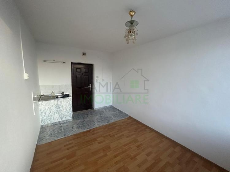 Garsoniera tip Cameră Tractorul, etaj intermediar