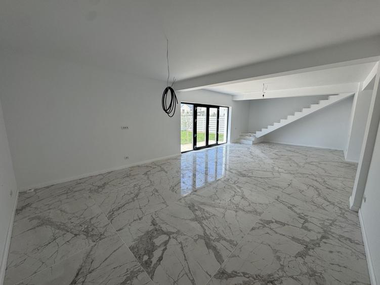Vila exclusivista cu PISCINA, zona Liddl Tunari, 0% comision