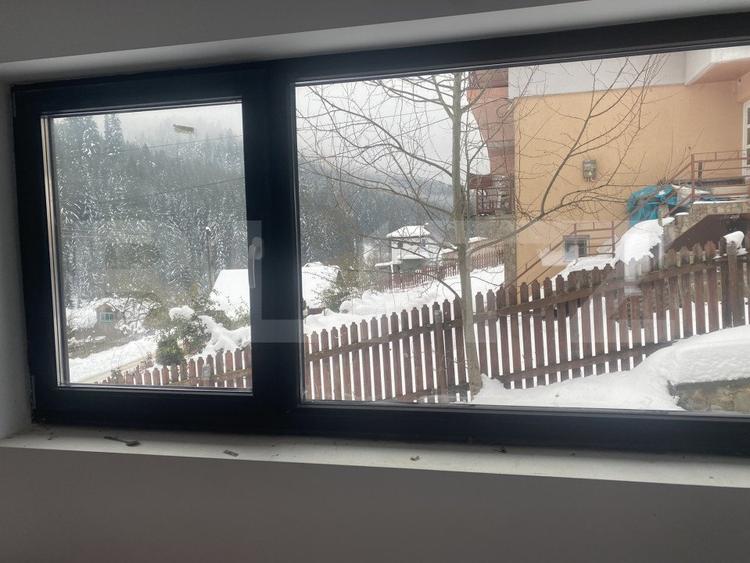 Casă de vânzare, 4 camere, 308 mp, în Vatra Dornei