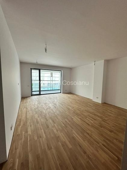 PROPIETAR apartament spatios 2 camere cu vedere deschisa catre piscina si Padure - 12