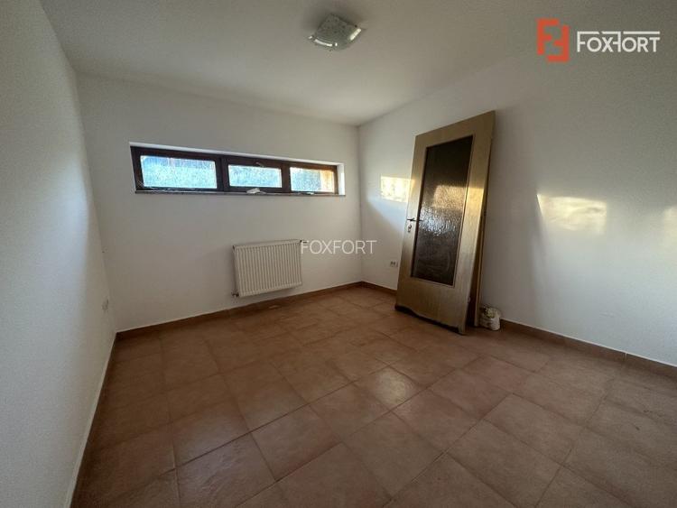 Casa individuala cu 10 camere si piscina, in Dumbravita - ID V5614 - 37