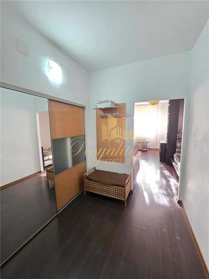 Apartament 1 camera, centrala proprie, etaj 1 - Zona Complexului Studentesc