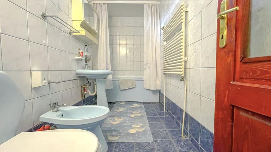 Casa cu garaj si teren de 490 mp in zona de case Bartolomeu-Brasovul Vechi