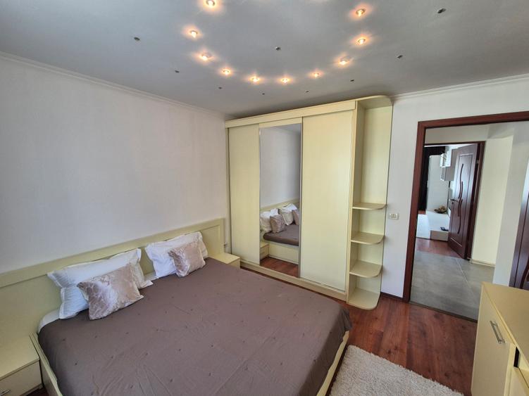 Vand apartament 2 camere Micro 4 et.2