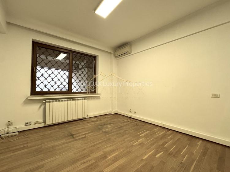 Vila centrala cu 13 camere *460mpu* + garaj // Dorobanți - 38