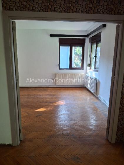 Apartament 4 camere, 2 dorm, sufragerie, birou, scara interioara, et.1 in vila  - 2
