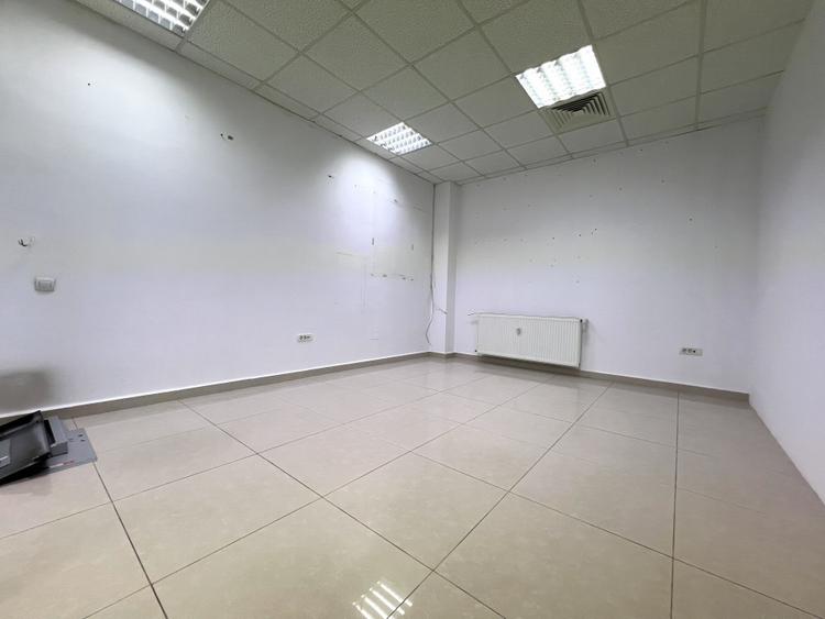 Spatiu de birouri / Cladire noua/ paza