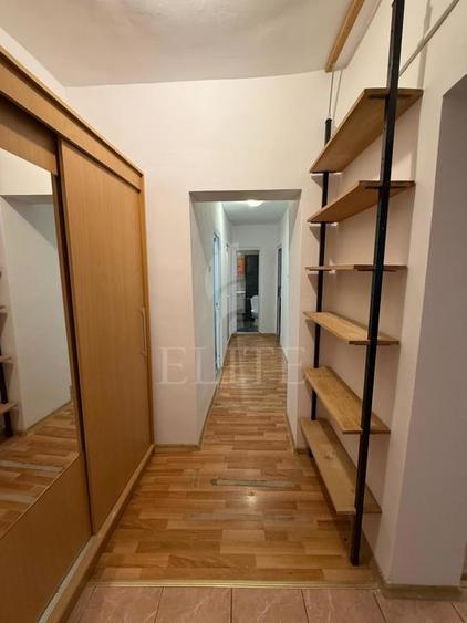 Apartament 3 camere în zona PIATA ZORILOR