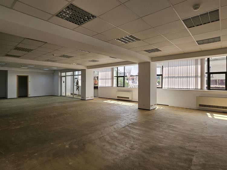 Birou - open space - Expozitiei